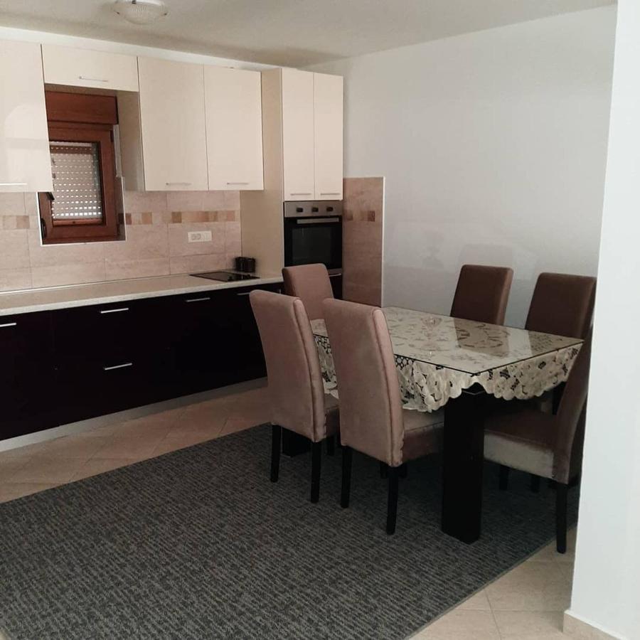 Apartmani Mia Vuksanovic Cetinje Exterior foto