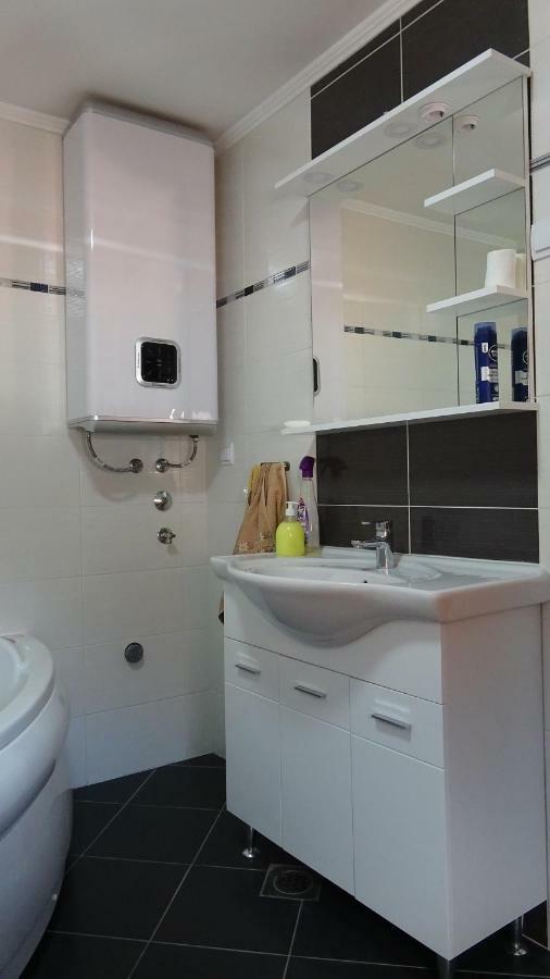 Apartmani Mia Vuksanovic Cetinje Exterior foto