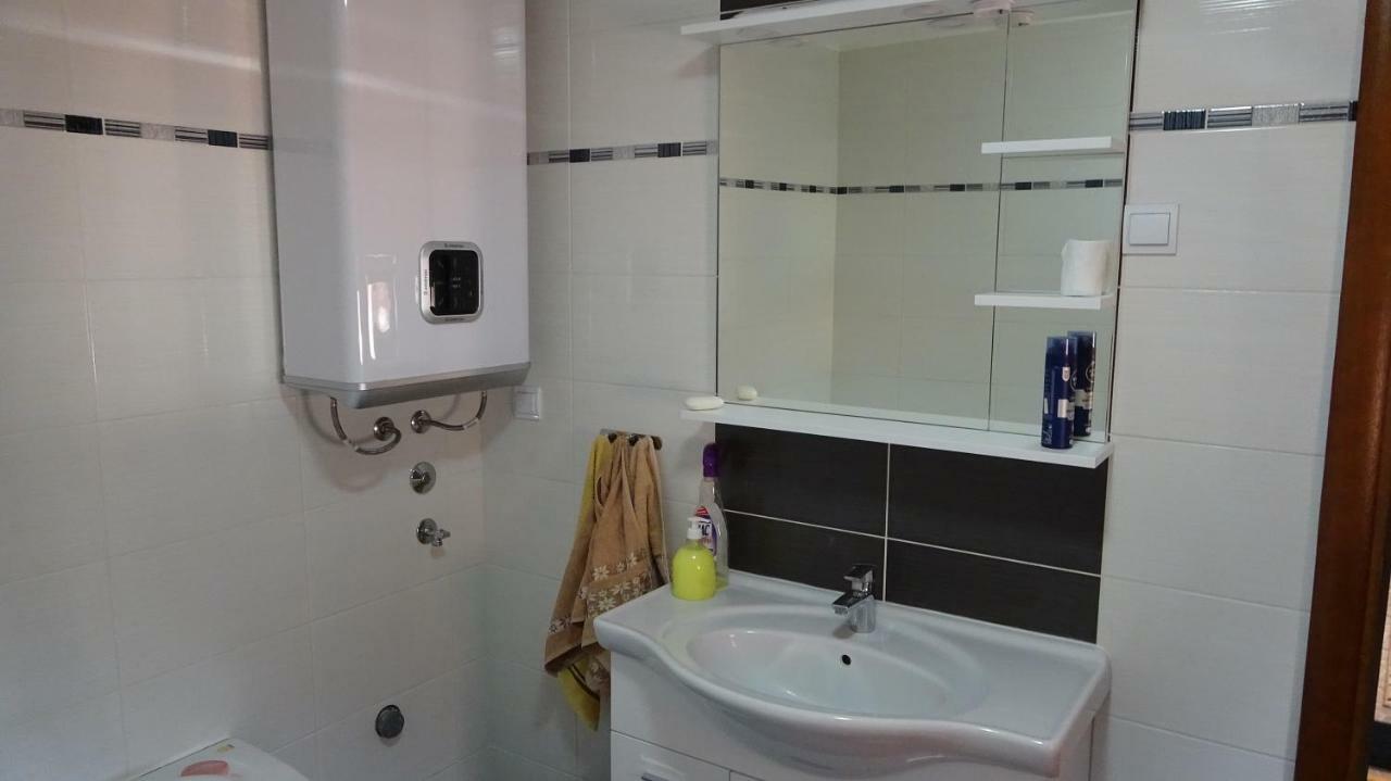 Apartmani Mia Vuksanovic Cetinje Exterior foto