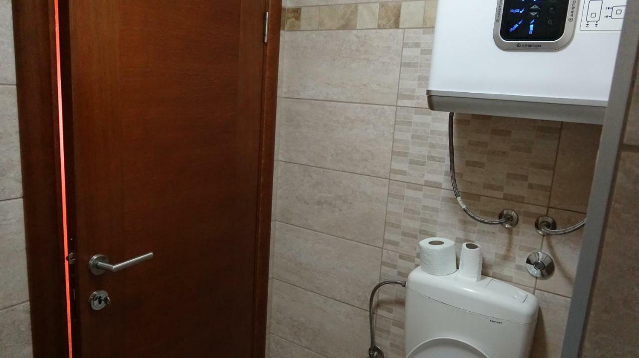 Apartmani Mia Vuksanovic Cetinje Exterior foto