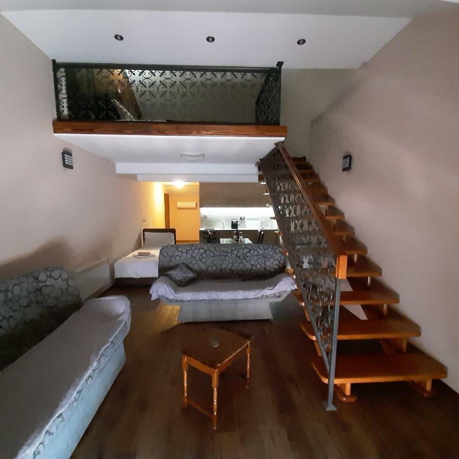 Apartmani Mia Vuksanovic Cetinje Exterior foto